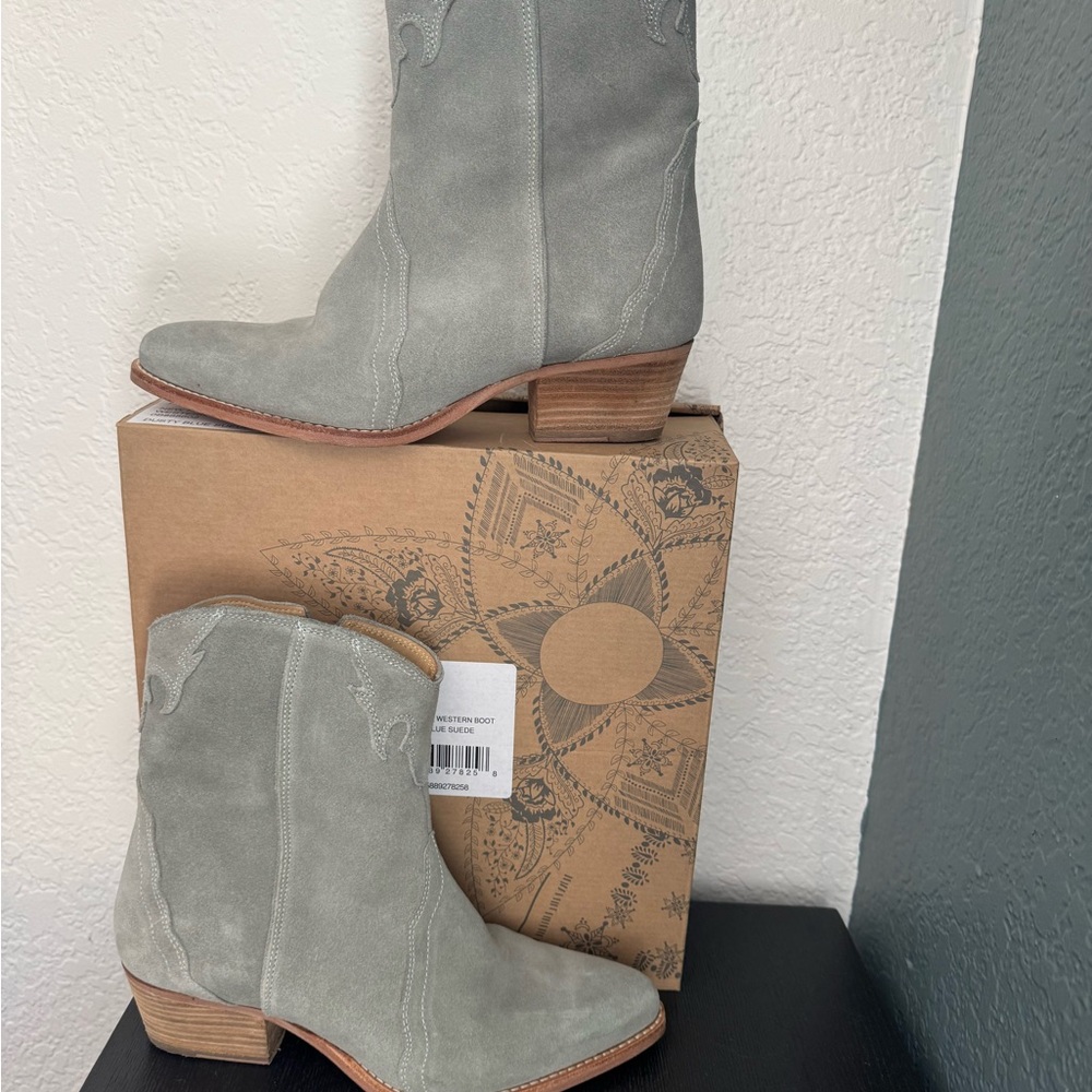 Free People New Frontier Western Suede Mid Calf Boot -Like New! - Picture 2 of 9